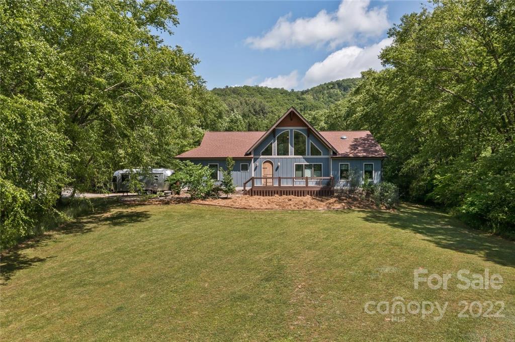 73 Hudson Hollow Horse Shoe NC 28742