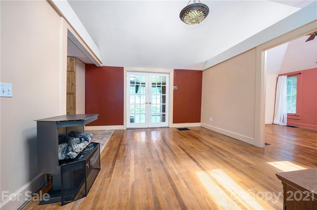 148 New Haw Creek Road Asheville NC 28805