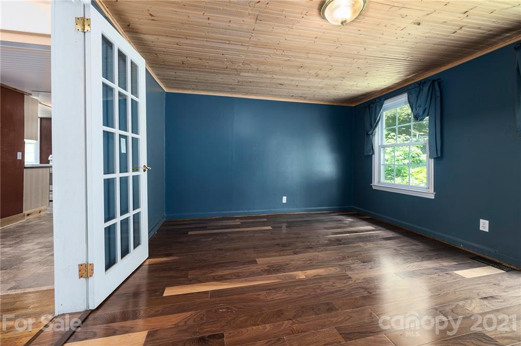 148 New Haw Creek Road Asheville NC 28805