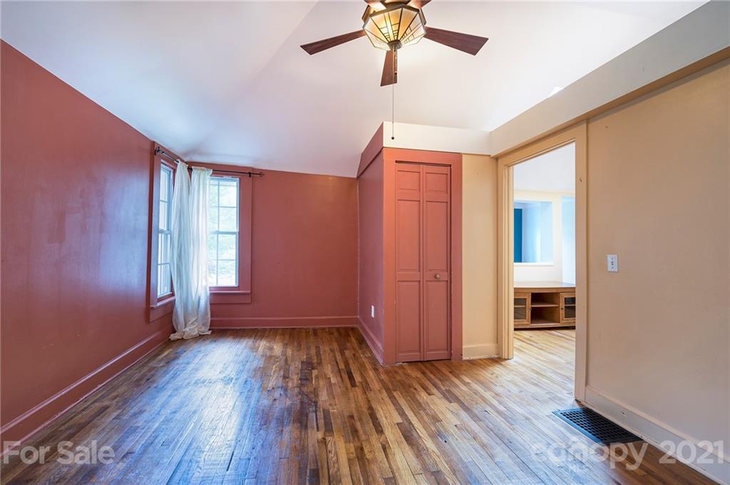 148 New Haw Creek Road Asheville NC 28805
