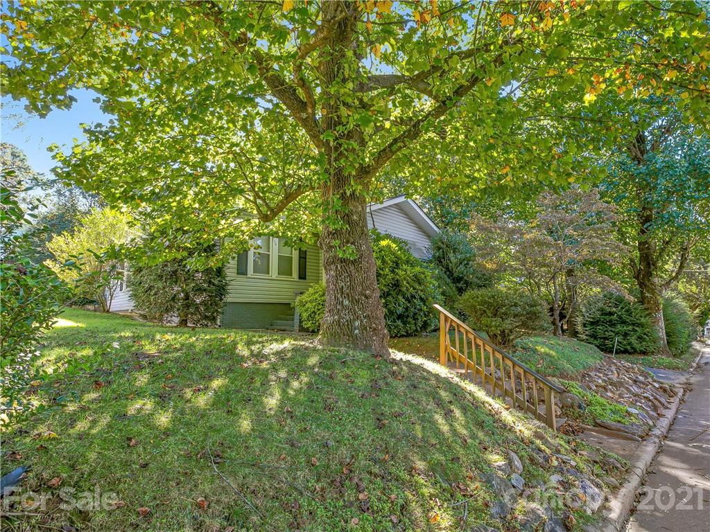 134 Rumbough Place Asheville NC 28806
