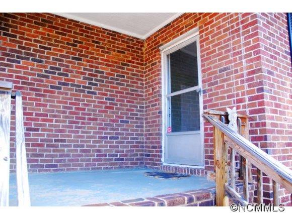 8 Enka Orchard Street Candler NC 28715