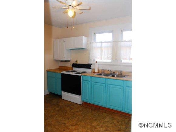 8 Enka Orchard Street Candler NC 28715