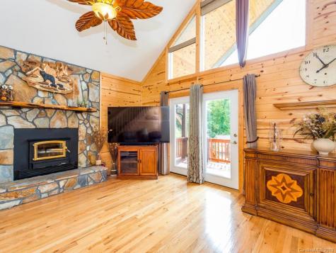 5 Rock Ledge Drive Burnsville NC 28714