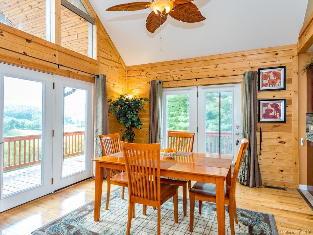 5 Rock Ledge Drive Burnsville NC 28714