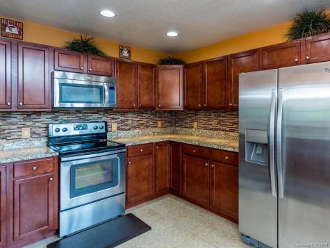 5 Rock Ledge Drive Burnsville NC 28714
