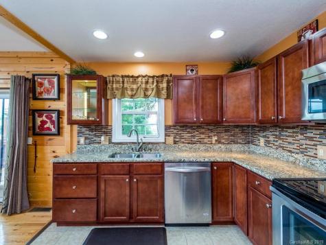 5 Rock Ledge Drive Burnsville NC 28714