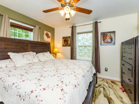 5 Rock Ledge Drive Burnsville NC 28714