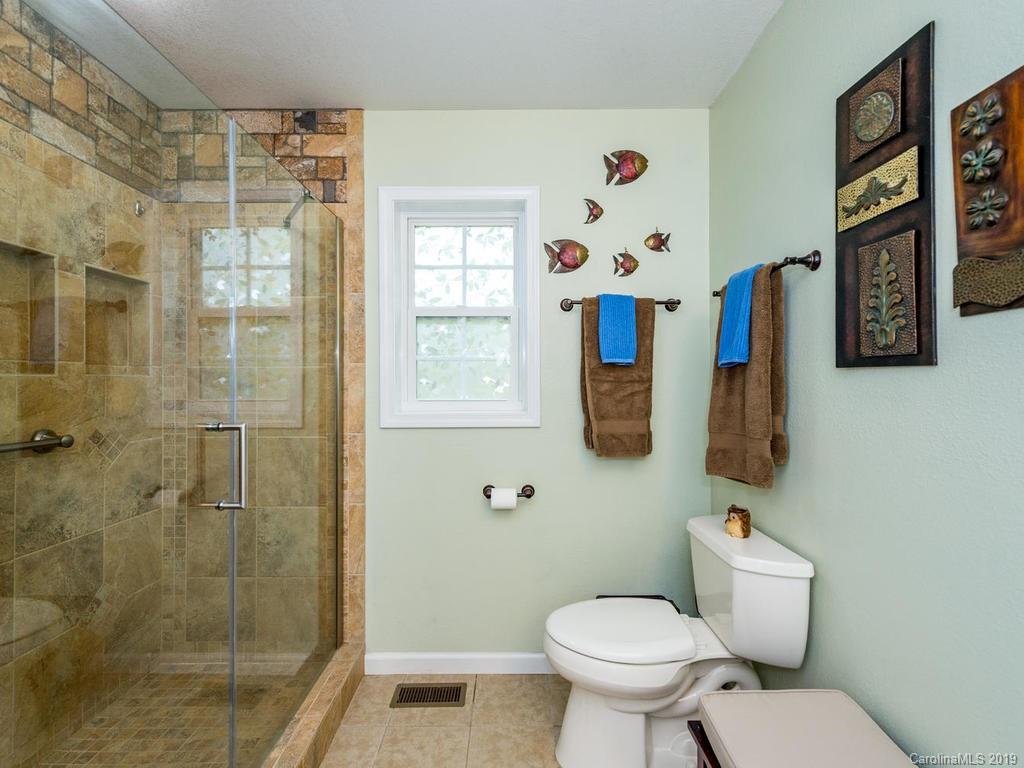 5 Rock Ledge Drive Burnsville NC 28714