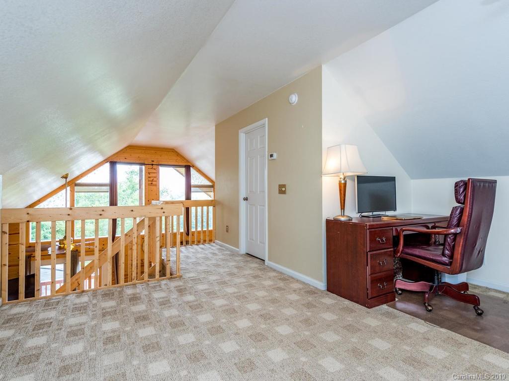 5 Rock Ledge Drive Burnsville NC 28714