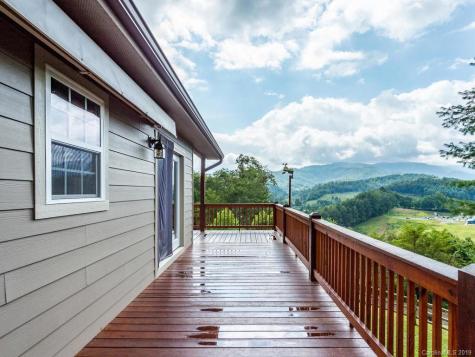 5 Rock Ledge Drive Burnsville NC 28714