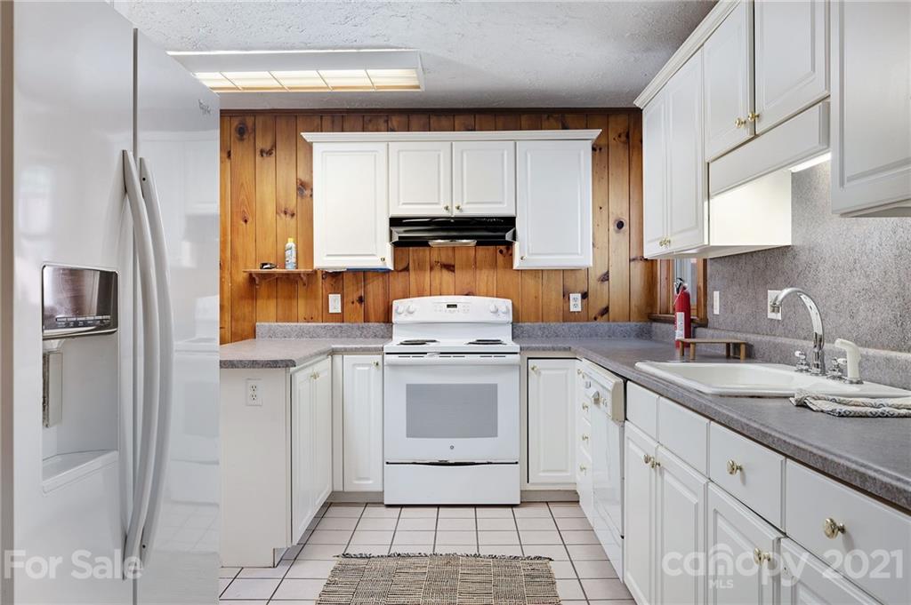 48 White Pine Drive Asheville NC 28805