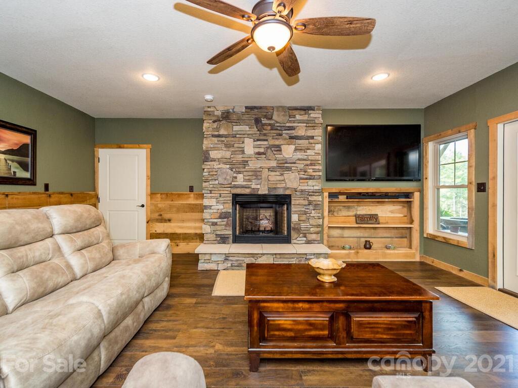 46 Dara Lane Weaverville NC 28787