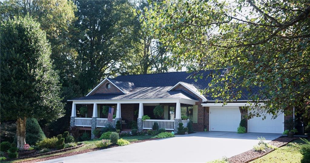 1605 London Court Hickory NC 28601