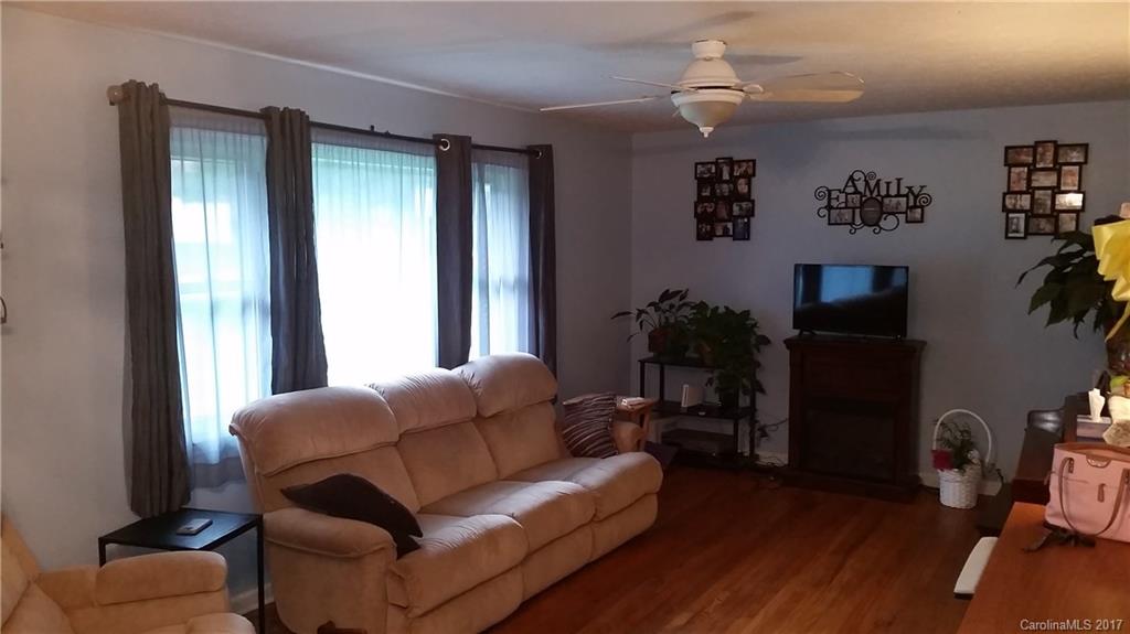 202 Winter Street Swannanoa NC 28778
