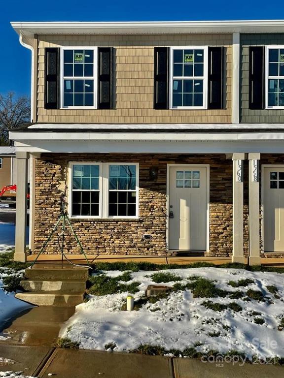 1560 Oak Leaf Drive NW Hickory NC 28601