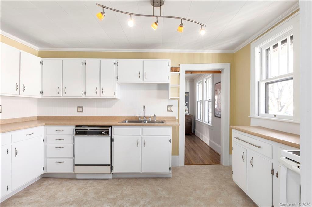 53 Vandalia Avenue Asheville NC 28806