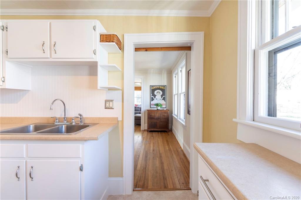 53 Vandalia Avenue Asheville NC 28806