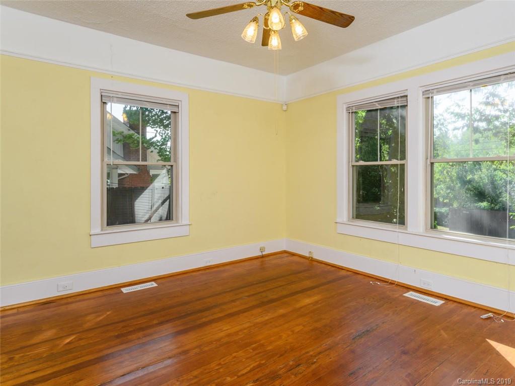 16 Ridgelawn Road Asheville NC 28806