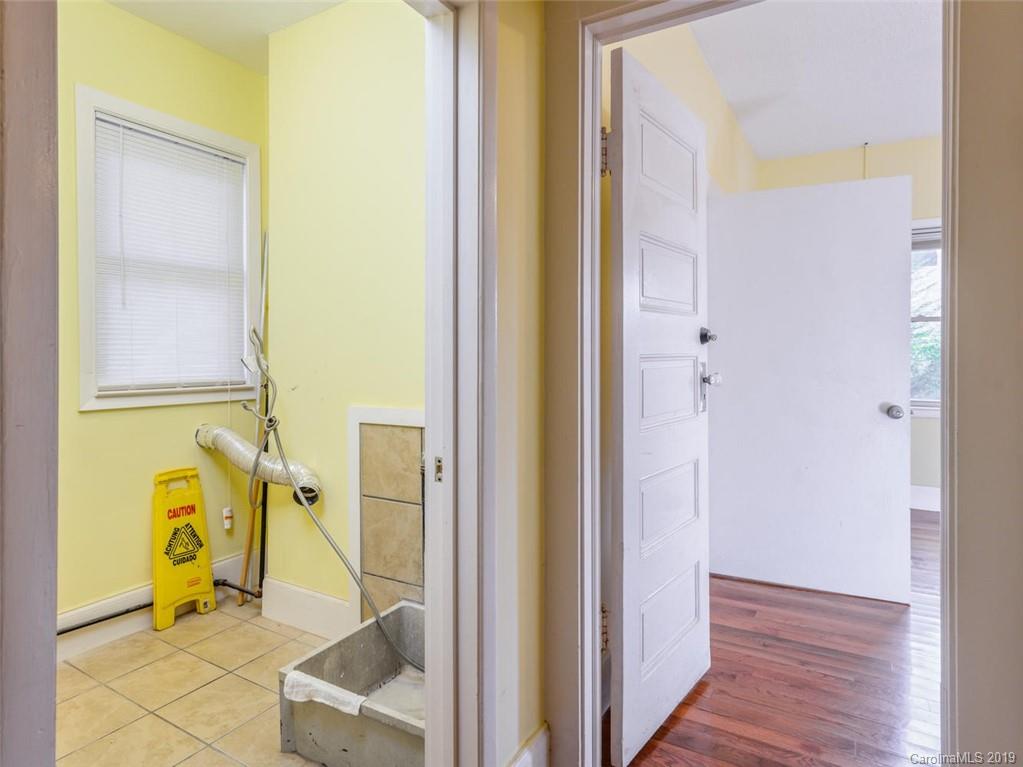 16 Ridgelawn Road Asheville NC 28806