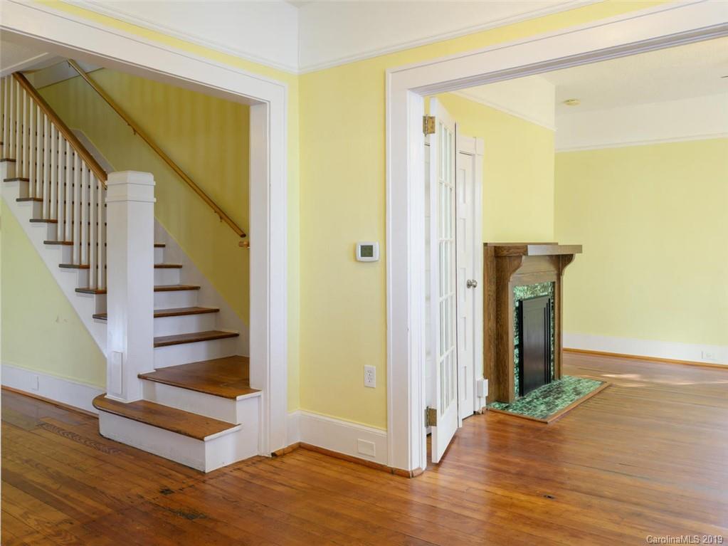 16 Ridgelawn Road Asheville NC 28806