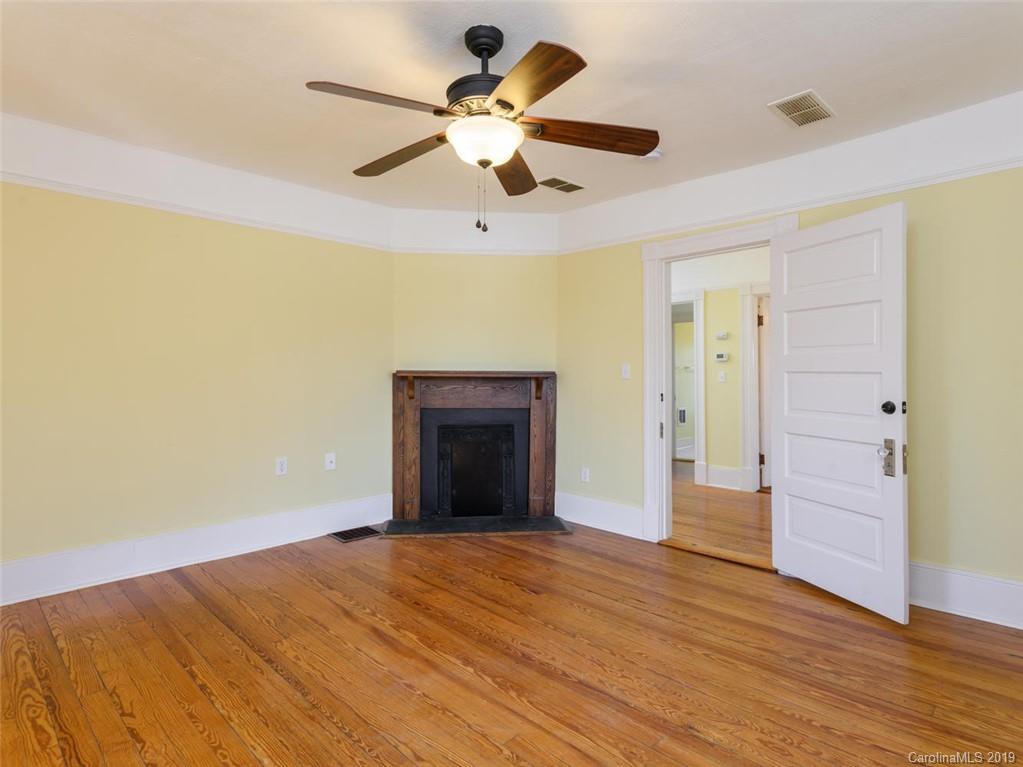 16 Ridgelawn Road Asheville NC 28806