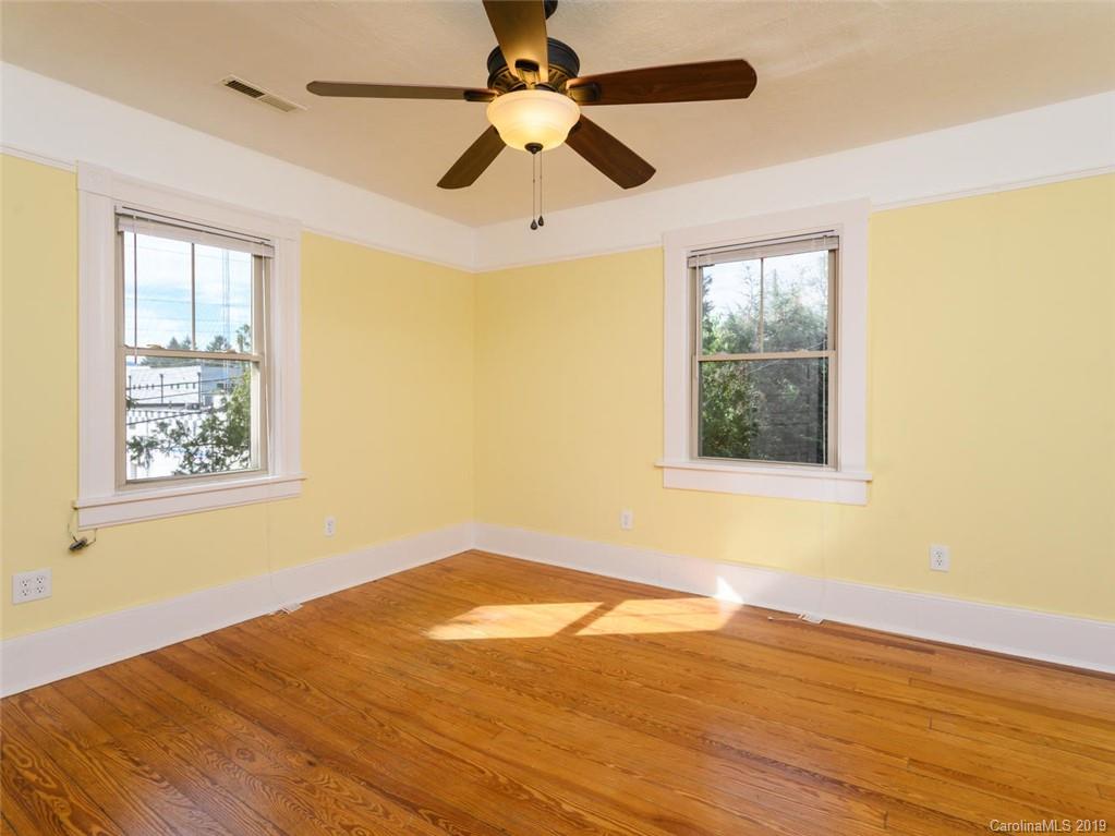 16 Ridgelawn Road Asheville NC 28806