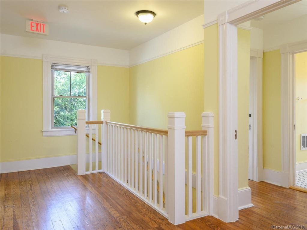16 Ridgelawn Road Asheville NC 28806
