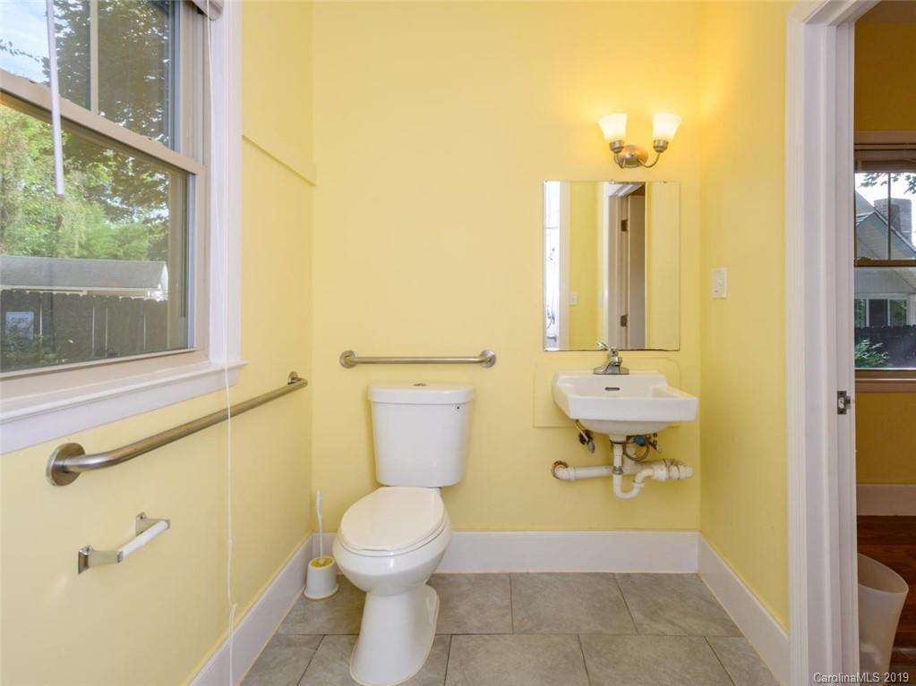 16 Ridgelawn Road Asheville NC 28806