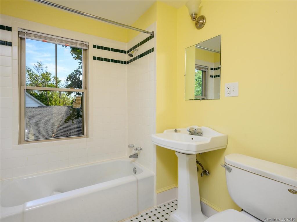 16 Ridgelawn Road Asheville NC 28806
