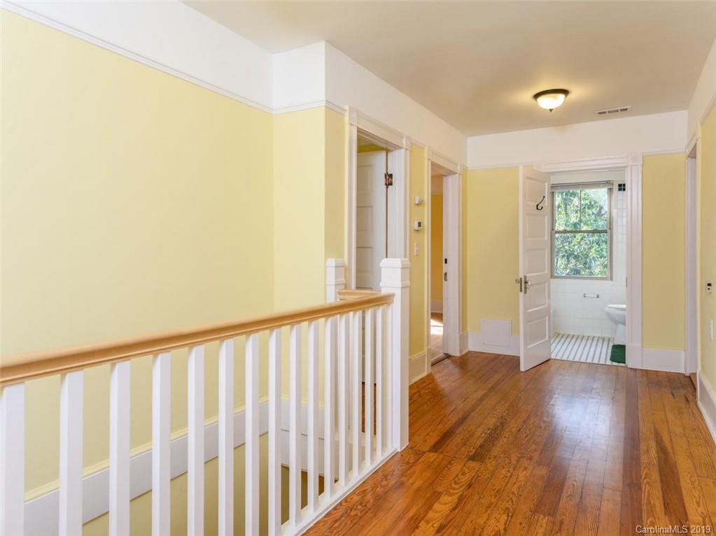 16 Ridgelawn Road Asheville NC 28806