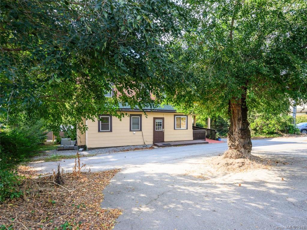 16 Ridgelawn Road Asheville NC 28806