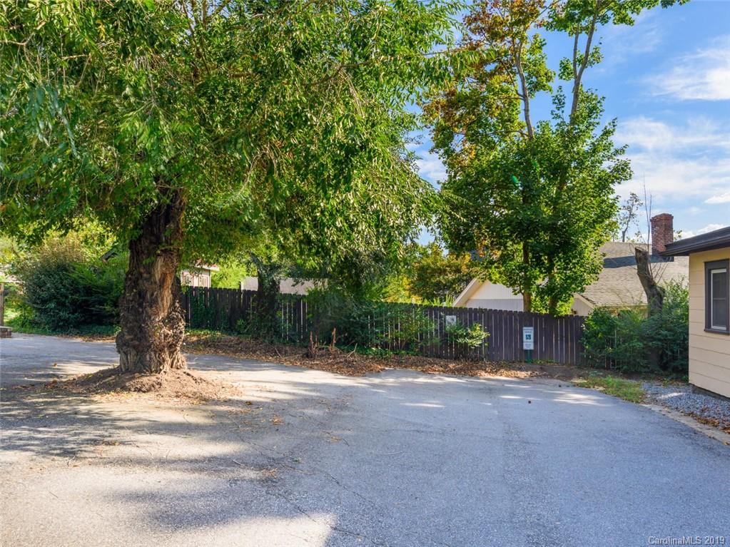 16 Ridgelawn Road Asheville NC 28806