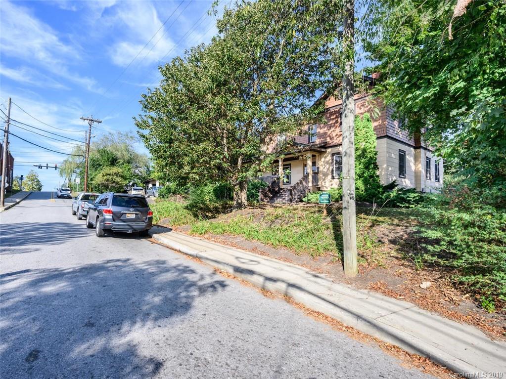 16 Ridgelawn Road Asheville NC 28806