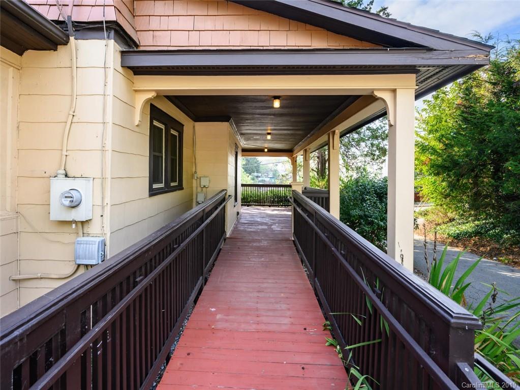 16 Ridgelawn Road Asheville NC 28806