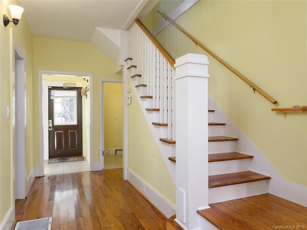 16 Ridgelawn Road Asheville NC 28806
