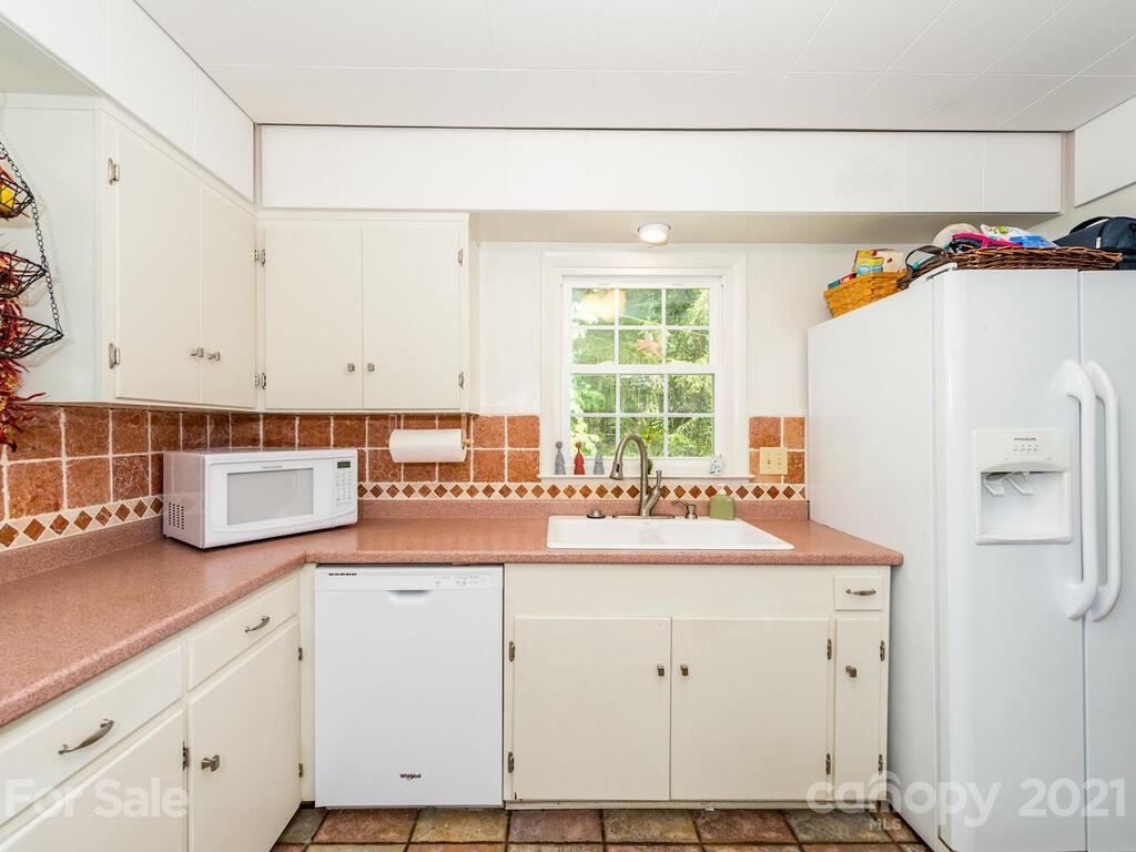 1 E Fox Chase Road Asheville NC 28804
