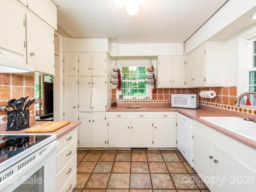 1 E Fox Chase Road Asheville NC 28804