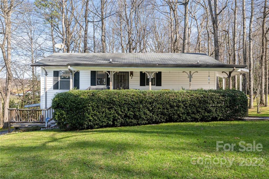 7 Tuttle Road Hendersonville NC 28792