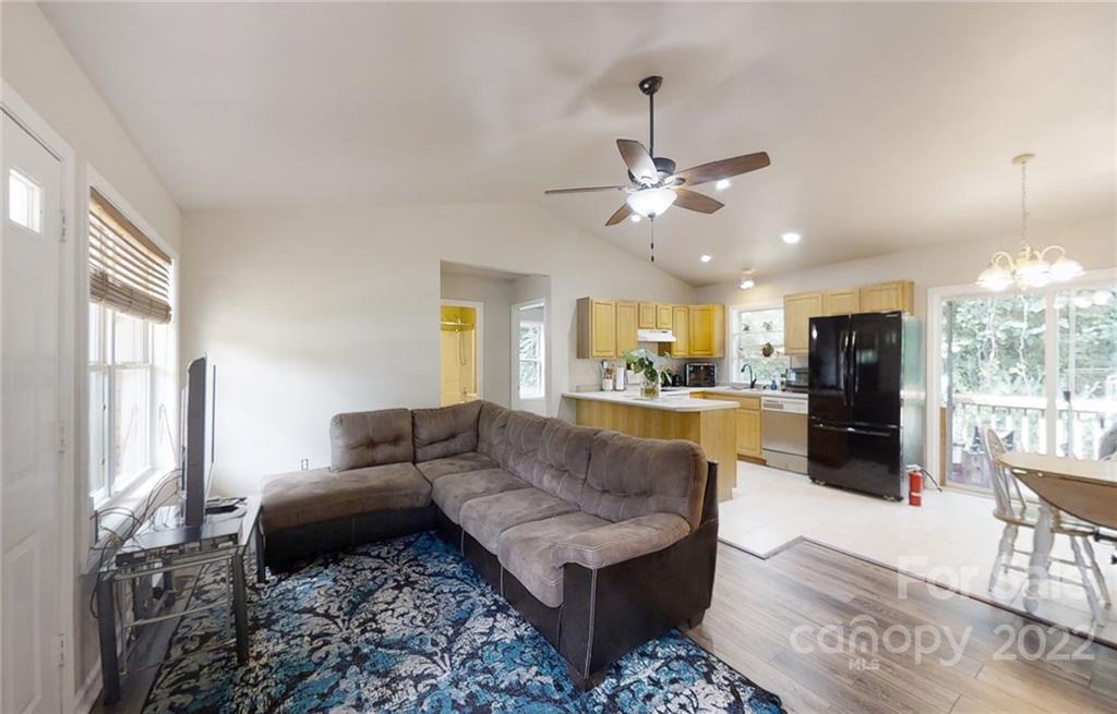 29 Old Stagecoach Road Swannanoa NC 28778