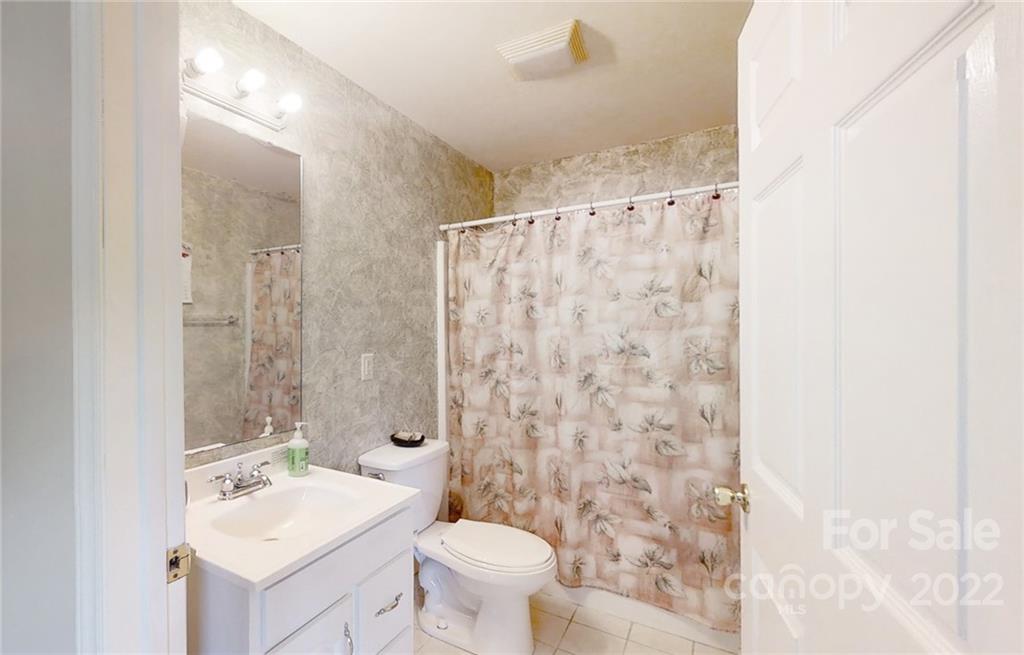 29 Old Stagecoach Road Swannanoa NC 28778