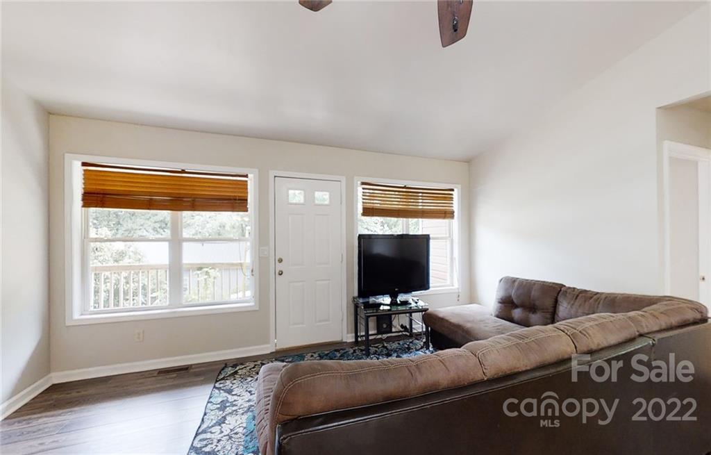 29 Old Stagecoach Road Swannanoa NC 28778