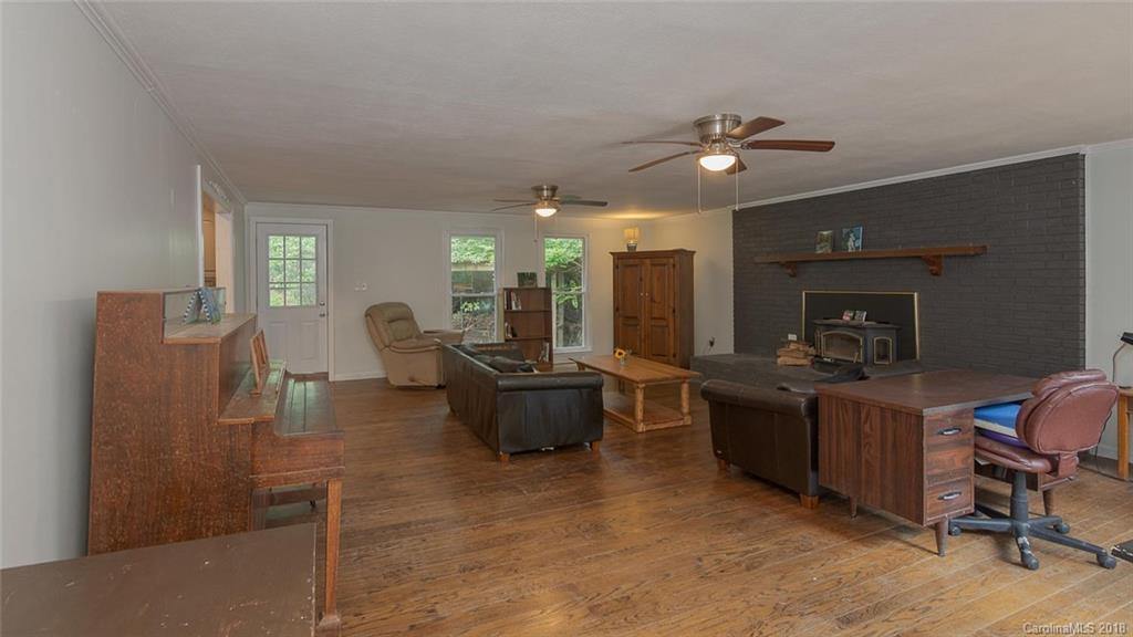 922 Old Fort Road Fairview NC 28730