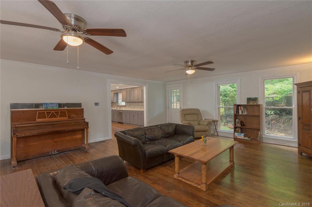 922 Old Fort Road Fairview NC 28730