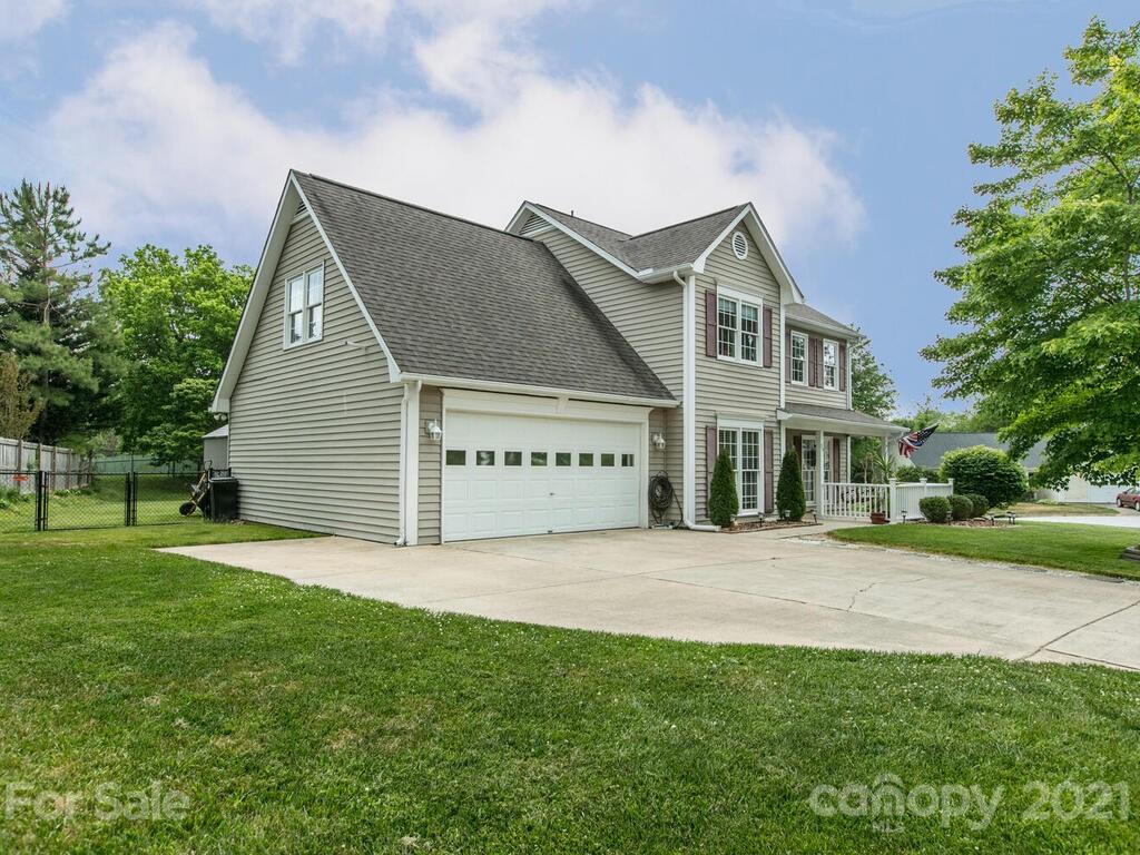59 Southchase Drive Fletcher NC 28732