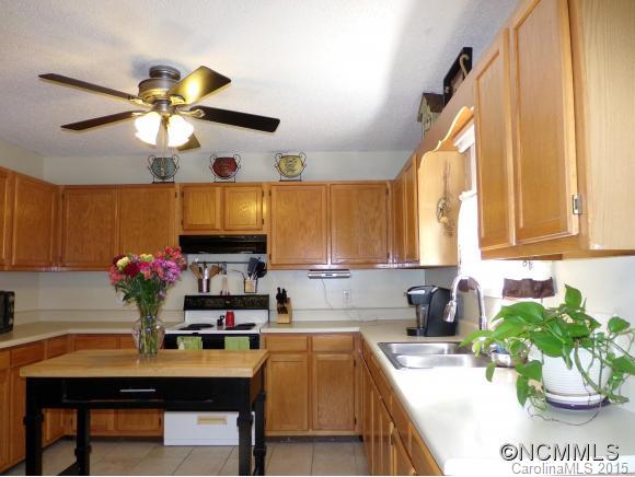 133 Mockingbird Lane Burnsville NC 28714