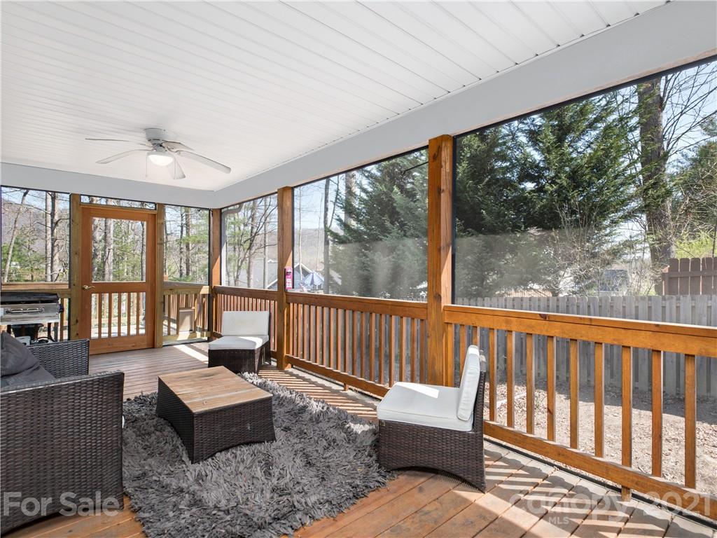 302 Theron Court Candler NC 28715