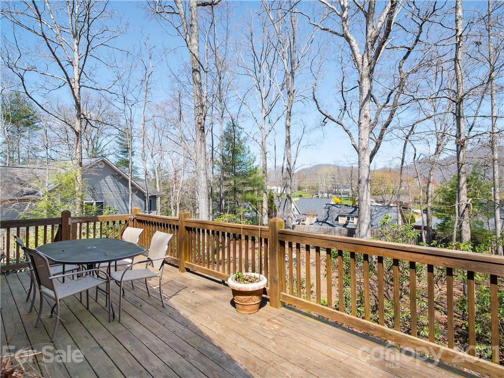 302 Theron Court Candler NC 28715