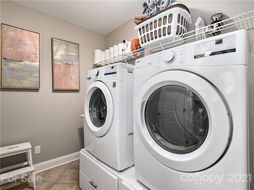 302 Theron Court Candler NC 28715