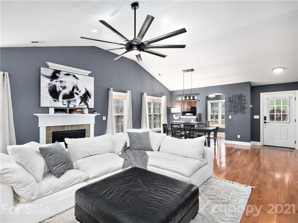 302 Theron Court Candler NC 28715